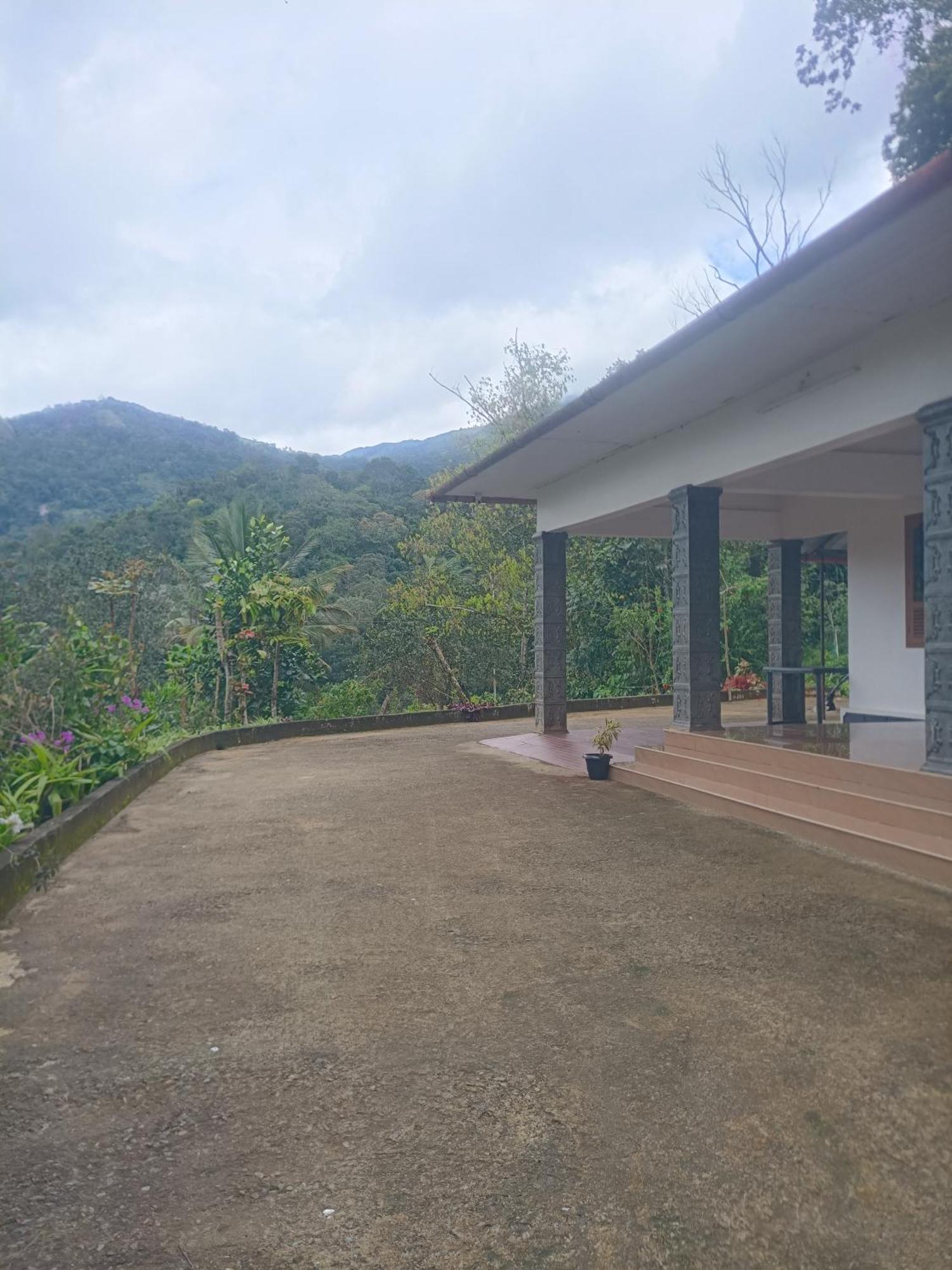 Anivilla Holiday Home Kunjithanny Anachal Exterior photo