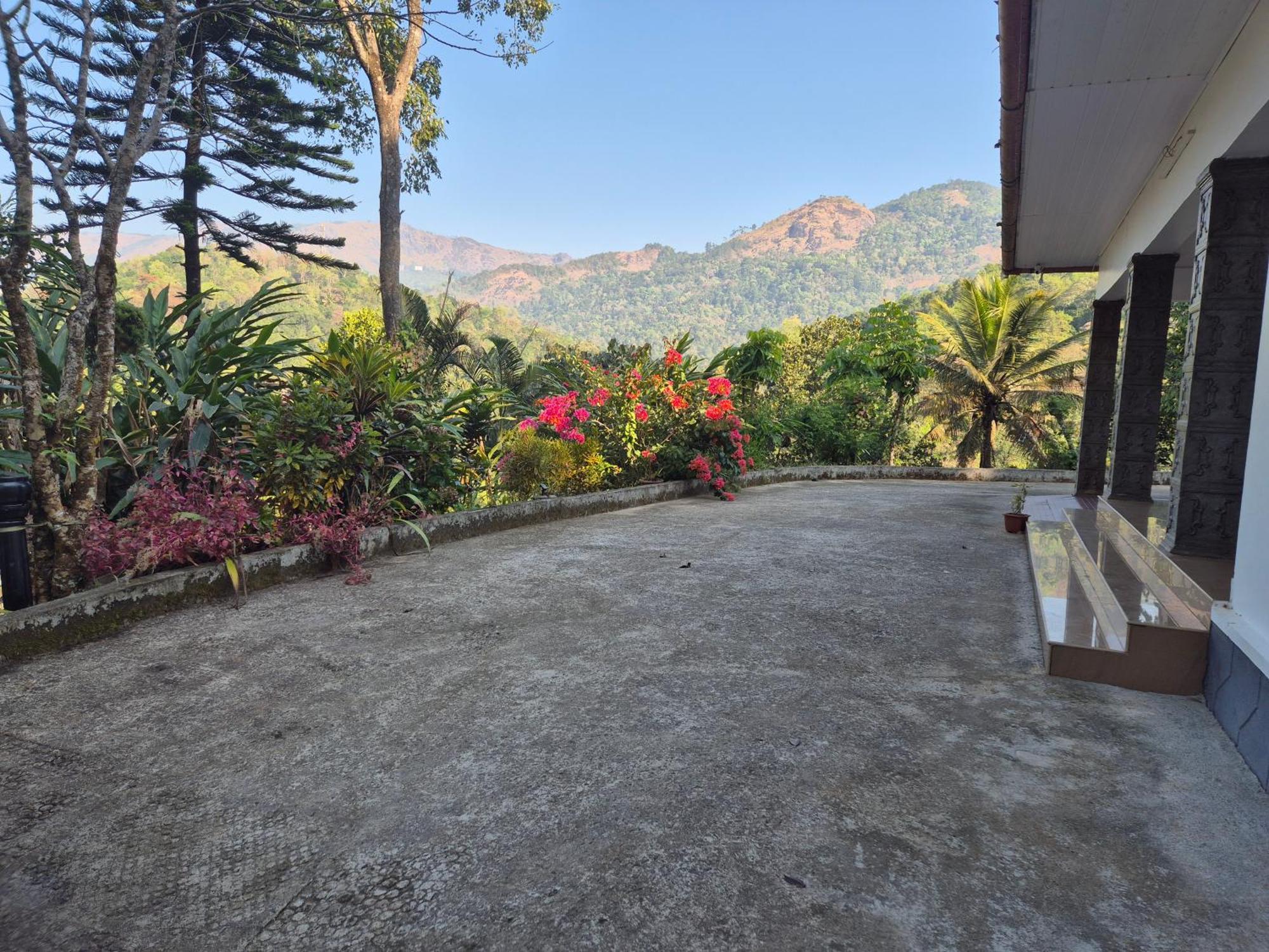 Anivilla Holiday Home Kunjithanny Anachal Exterior photo